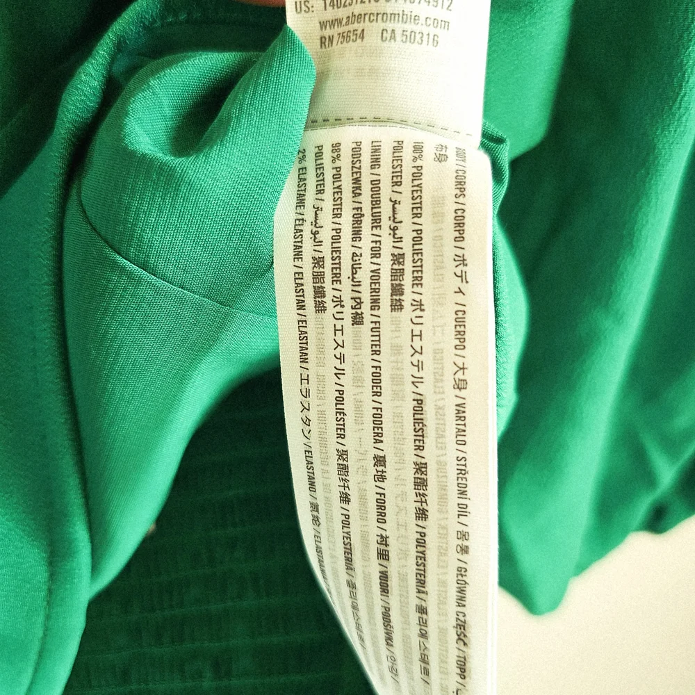 ☆ A&F Kelly Green Sweetheart Top